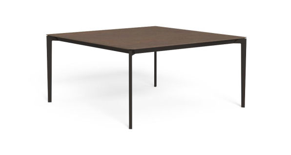 Leaf 150*150 dining table